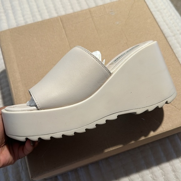 Steve Madden wedge sandal size 8.5 - Picture 3 of 5